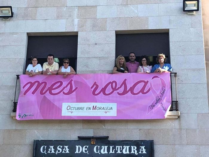 Moraleja continuará este martes con la programación del Mes Rosa con la gala «Yo soy tú» en la casa de cultura