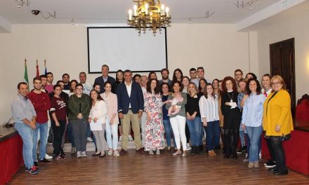 El alcalde de Coria clausura los talleres de las Escuelas Profesionales de Ayuda a Domicilio y Turismo