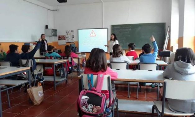 Estudiantes de la Mancomunidad Rivera de Fresnedosa participan en una campaña sobre conductas adictivas