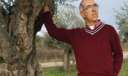 El cauriense Cruz Díaz Marcos publica dos nuevos poemarios que reflejan sus vivencias en Coria