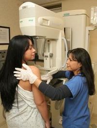 Más de 7.600 extremeñas se someterán a mamografías en febrero dentro del Programa de Detección del Cáncer