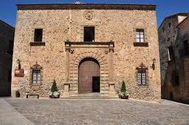 El Palacio Episcopal de Cáceres acoge una muestra de fotos realizadas por los usuarios de AXPAY Coria
