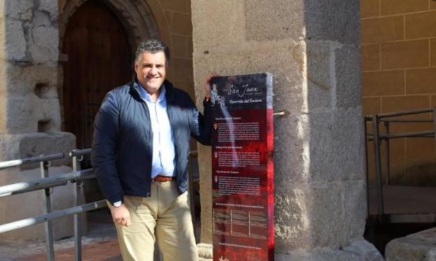El PSOE de Coria exige al equipo de Gobierno el cambio de los paneles turísticos del casco antiguo