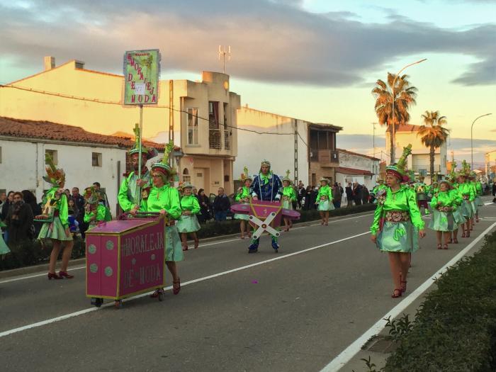 Un total de doce grupos participará en el Gran Desfile de Carnaval que se celebrará este sábado en Moraleja