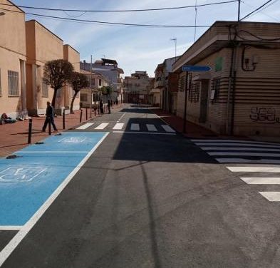 Reabren al tráfico la calle Cilleros de Moraleja con una imagen renovada y más accesible
