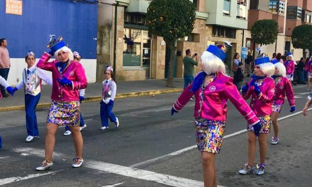 El grupo «Entre hadas y ratones», inspirado en Cenicienta, gana el Desfile de Carnaval de Moraleja