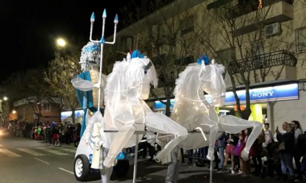 “La Furia de Neptuno” y “Caminando entre Dinosaurios” ganan los desfiles de Carnaval de Coria