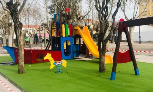 El consistorio de Moraleja invierte cerca de 180.000 euros en la mejora de los parques infantiles