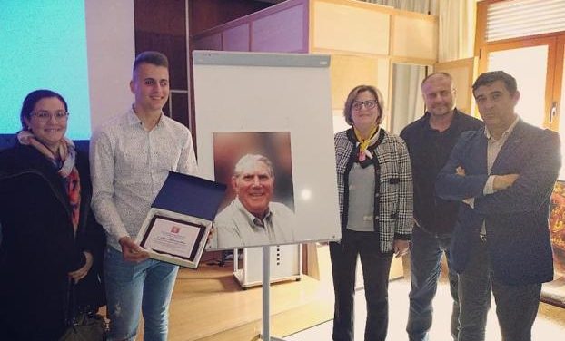 Aníbal Nieto se lleva el premio a mejor expediente académico que otorga la Asociación de Empresarios