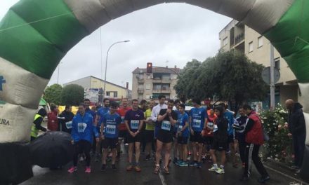 Un centenar de corredores participa en la VI Milla Urbana de la localidad de Moraleja