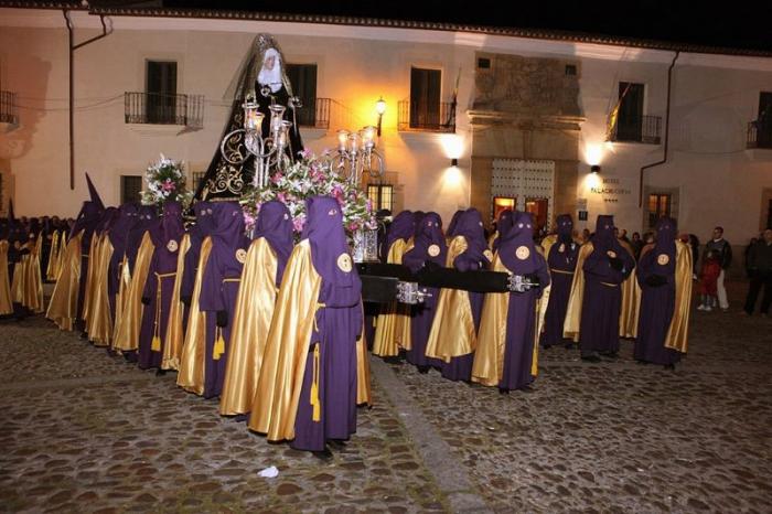 La Cofradía de la Santa y Vera Cruz cerrará el Viernes Santo de Coria con la procesión del Silencio