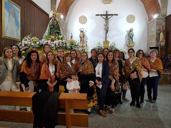 Un total de 22 mujeres participa en el homenaje a la Virgen de la Vega de Moraleja