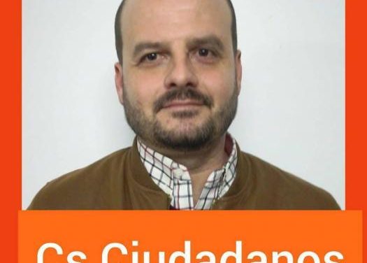 El candidato de Ciudadanos critica «la insistencia de PP y PSOE en escuchar las propuestas de la gente»