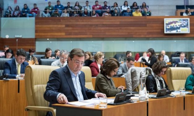 La Asamblea de Extremadura afronta su décima legislatura con viejos conocidos y caras nuevas