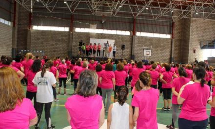 Más de un centenar de mujeres se une al programa “Cauria Fit” para practicar deporte