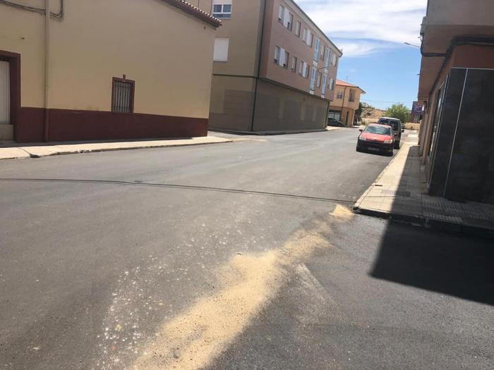 Herrero aclara el motivo del asfaltado de las calles de Moraleja antes de las elecciones municipales