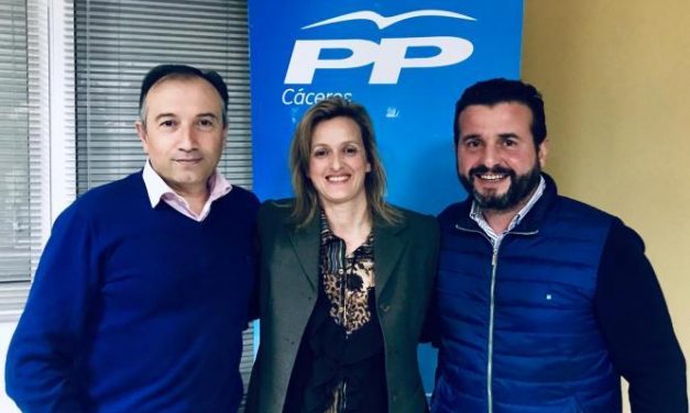 Caselles cierra su etapa política en el ayuntamiento y continúa como presidente de la agrupación local del PP