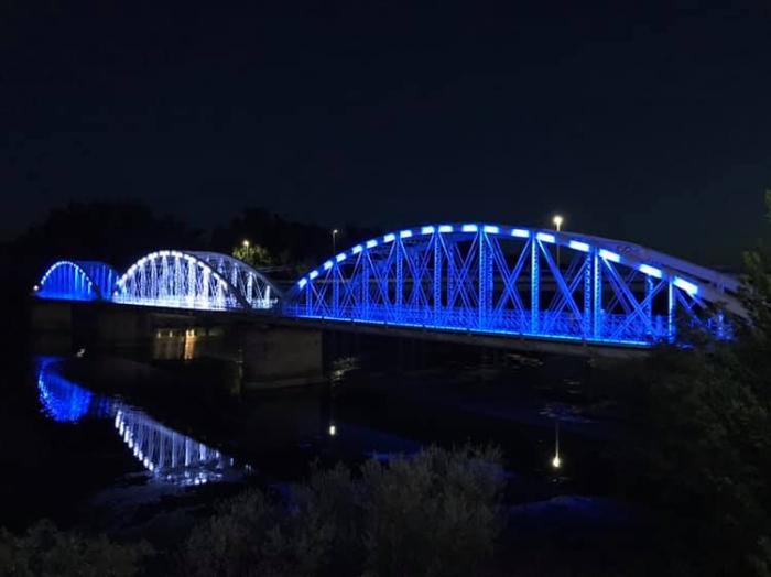 El Ayuntamiento de Coria inaugura la nueva iluminación artística del Puente de Hierro