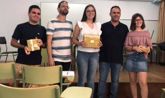 Alumnos del IES Jálama con mejores expedientes reciben un reconocimiento por parte del Ayuntamiento de Moraleja
