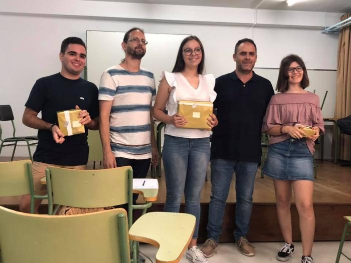 Alumnos del IES Jálama con mejores expedientes reciben un reconocimiento por parte del Ayuntamiento de Moraleja