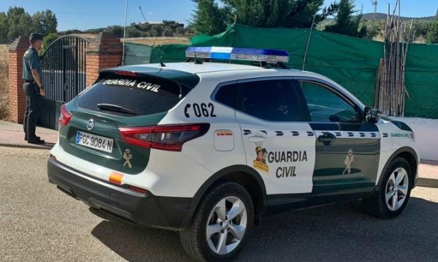 La Guardia Civil detiene a tres personas por robos en casas de campo y naves en la localidad de Santa Marta