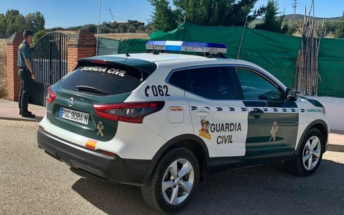 La Guardia Civil detiene a tres personas por robos en casas de campo y naves en la localidad de Santa Marta