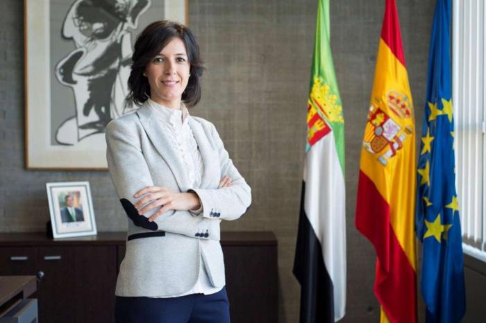 La exalcaldesa de Zarza la Mayor, Esther Gutiérrez, continúa en el Gobierno de Fernández Vara