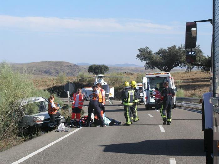 Una colisión entre un turismo y una furgoneta cerca de Portezuelo deja a 2 heridos graves y 3 leves