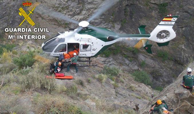 La Guardia Civil rescata a un senderista herido tras sufrir una caída en el “Barranco Los Papúos” en Jerte