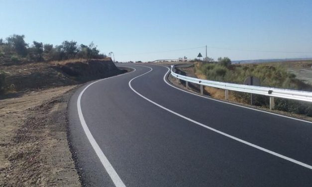 La Diputación destina casi 700.000 euros para adecuar la carretera que une Casas de Millán con la N-630 y la A-66
