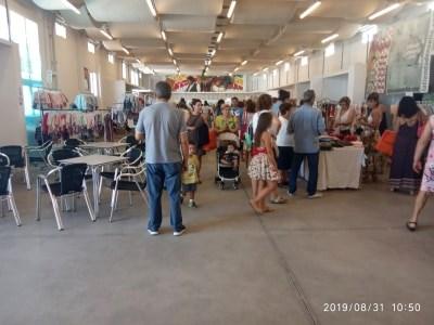 Un total de 13 expositores ofrece productos rebajados en la XVIII Feria del Stock de Moraleja