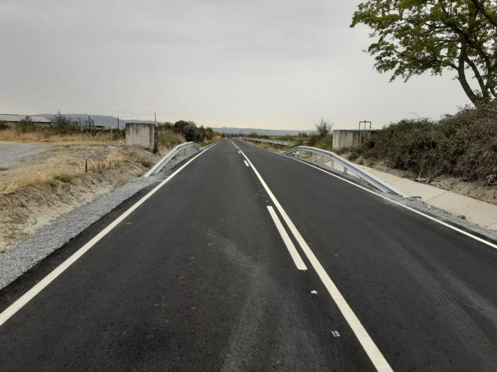 Acondicionada la carretera CC-84 que une Carcaboso con Valdeobispo que estaba afectada por los regadíos
