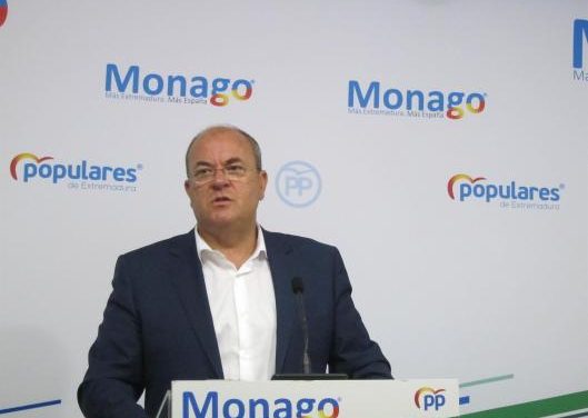 Monago pide a Pedro Sánchez que «se acuerde» de los extremeños y trate de «acelerar» el tren en la región