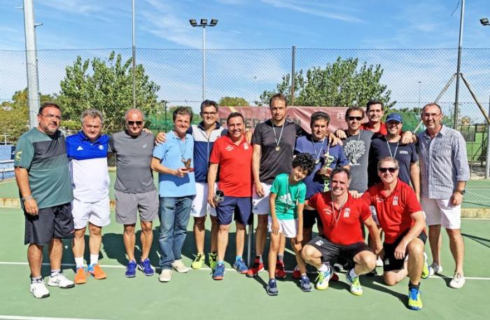 El club de Tenis Cauria se convierte en el club Campeón de Extremadura por equipos