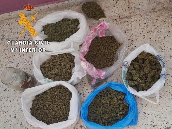 La Guardia Civil detiene e investiga a 13 personas por tráfico de drogas en la provincia de Cáceres