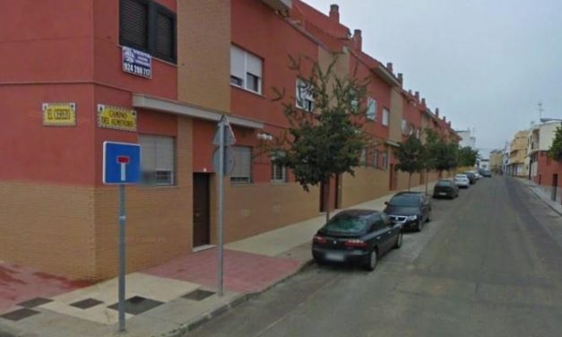 Fallecen dos jóvenes de 18 y 21 años por inhalación de humo en una vivienda de Badajoz