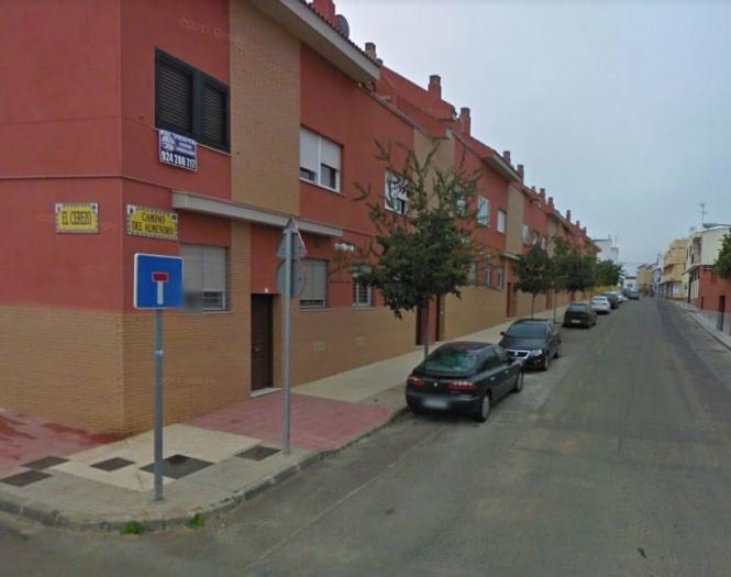 Fallecen dos jóvenes de 18 y 21 años por inhalación de humo en una vivienda de Badajoz