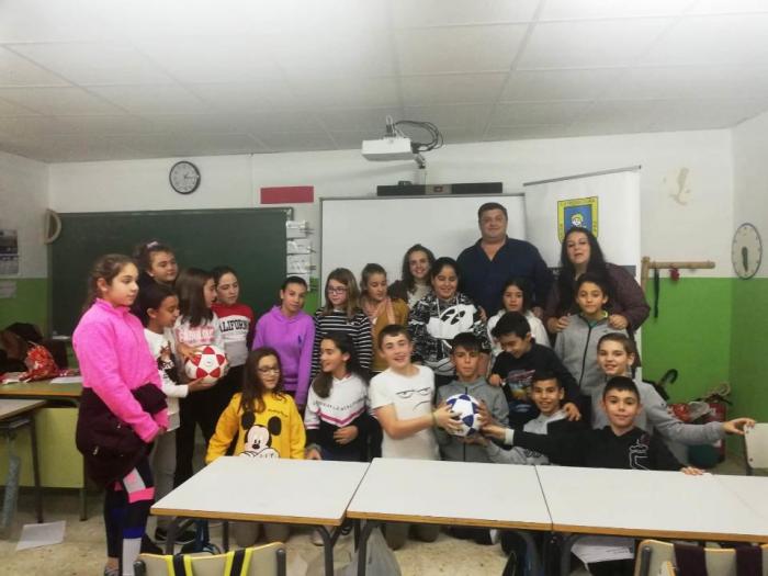 Menores de Cilleros y Vegaviana piden a través de Mensajeros de la Paz mejoras para sus municipios