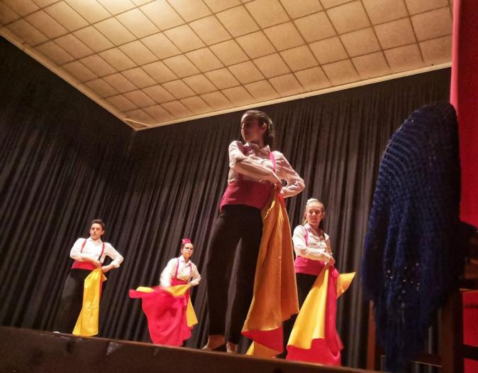 El festival benéfico de Perales del Puerto recauda más de 1.000 euros para una niña de Badajoz