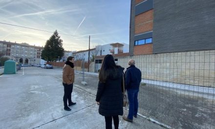 El PSOE de Coria denuncia la paralización de las obras del centro de día durante más de un año