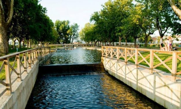 Moraleja ve como «una gran apuesta» acudir a FITUR para promocionar la piscina natural del parque fluvial