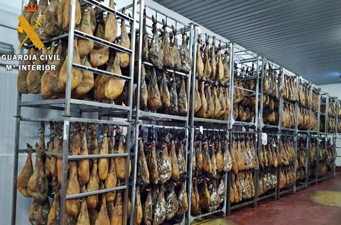 Trece investigados por comercialización ilegal de productos cárnicos en empresas de Badajoz