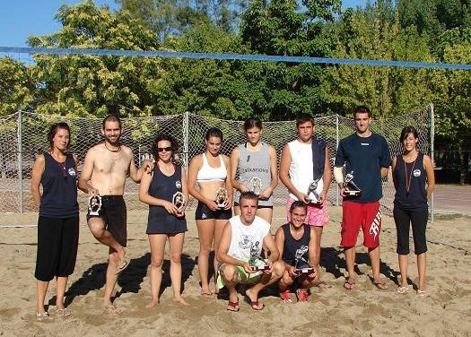 El Torneo de Voley-Playa congrega a ocho parejas de jugadores procedentes de Coria y Moraleja