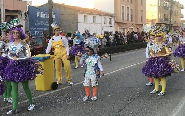 El grupo «Exploradores en el aire» gana el primer premio del Gran Desfile de Carnaval de Moraleja