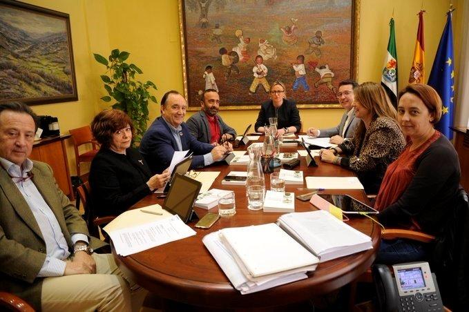 La Asamblea de Extremadura «no contempla ninguna medida excepcional»  con respecto al coronavirus