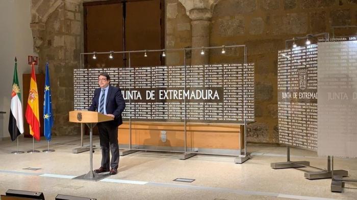 Extremadura defiende la apertura de momento de supermercados en domingo para evitar aglomeraciones