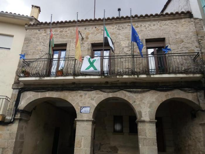 El Ayuntamiento de Villamiel anima a sus vecinos a decorar su balcón en honor al Día del Autismo