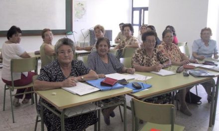 La Escuela de Educación de Adultos de Valencia de Alcántara abre su oferta  para el curso 2007-2008