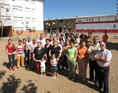 Vecinos del barrio Suerte de Saavedra de Badajoz impiden la obra del centro social para salvar `su´ parque