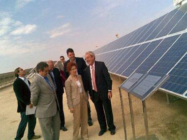Inauguran cerca de Cáceres una planta solar que generará energía para abastecer 1.200 hogares